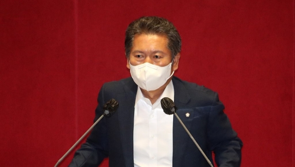 국회 과학기술정보방송통신위원장으로 선출된 정청래 의원이 22일 서울 여의도 국회에서 열린 본회의에서 당선인사를 하고 있다 (사진=연합뉴스)