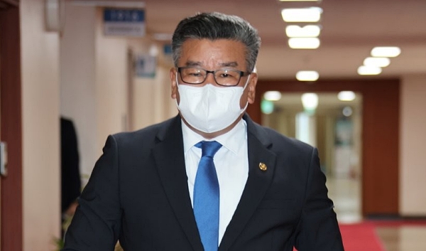 유병호 감사원 사무총장이 5일 정부서울청사에서 열린 국무회의에 참석하고 있다 (사진=연합뉴스)