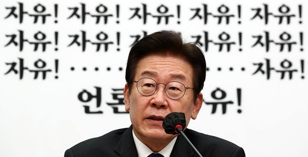 더불어민주당 이재명 대표가 13일 국회에서 열린 '언론자유 방송독립을 위한 언론인 간담회'에서 발언하고 있다 (사진=연합뉴스)