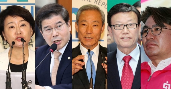 (왼쪽부터) 권은희 전 KT네트웍스 비즈부문장, 김성태 대통령직속 디지털플랫폼정부위원회 자문위원, 김종훈 전 외교통상부 통상교섭본부장, 윤진식 전 산업자원부 장관, 박종진 IHQ 부회장 (사진=연합뉴스)