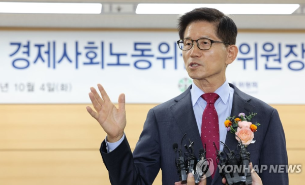 김문수 경사노위 위원장(사진=연합뉴스)
