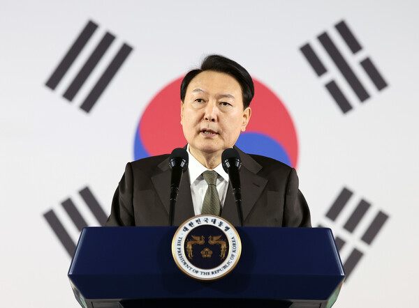 윤석열 대통령이 11일 경기도 화성시 기아 오토랜드 화성에서 열린 전기차 전용공장 기공식에서 축사를 하고 있다.(사진=연합뉴스)