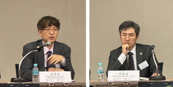 심영섭 경희사이버대 겸임교수(좌)와 이은성 대한변호사협회 제1정책이사(우)가 18일 열린 '포털뉴스와 언론의 자유' 토론회에서 발언을 하고 있다.(사진=미디어스)