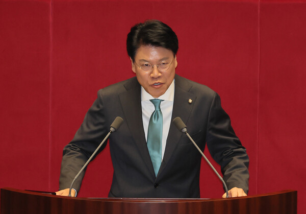 장제원 국민의힘 의원이 30일 국회 본회의에서 과방위원장 당선 소감을 하고 있다.(사진=연합뉴스)