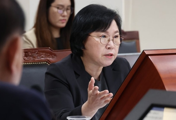 김현 방송통신위원회 상임위원이 7일 열린 전체회의에서 발언하고 있다 (사진=연합뉴스)