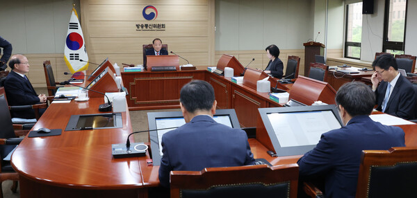 방송통신위원회가 7일 전체회의를 열고 지상파 재허가 세부계획을 의결했다.(사진=연합뉴스)