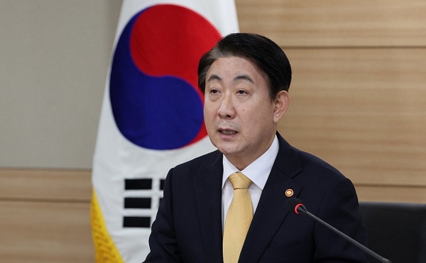 이동관 방송통신위원장이 18일 오전 정부과천청사에서 열린 방송통신위원회 전체회의에서 발언하고 있다 (사진=연합뉴스)