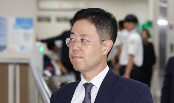 '고발사주 의혹'으로 재판에 넘겨진 손준성 전 대검 수사정보정책관이 지난 8월 21일 서울중앙지방법원에서 열린 속행공판에 출석하고 있다 (사진=연합뉴스)