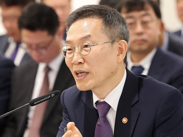 이종호 과학기술정보통신부 장관이 11일 오전 세종시 정부세종청사에서 열린 국회 과학기술정보방송통신위원회의에서 질의에 답변하고 있다 (사진=연합뉴스)