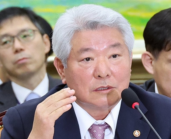 김홍일 국민권익위원장이 19일 국회 정무위원회 국정감사에서 답변하고 있다 (사진=연합뉴스)