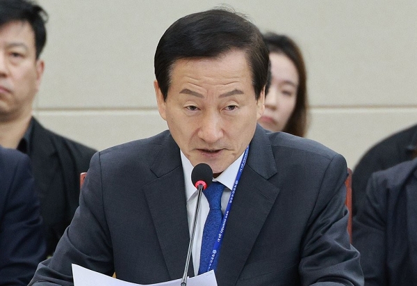 류희림 방송통신심의위원장이 10일 국회에서 열린 과학기술정보방송통신위원회 국정감사에서 의원 질의에 답하고 있다 (사진=연합뉴스)