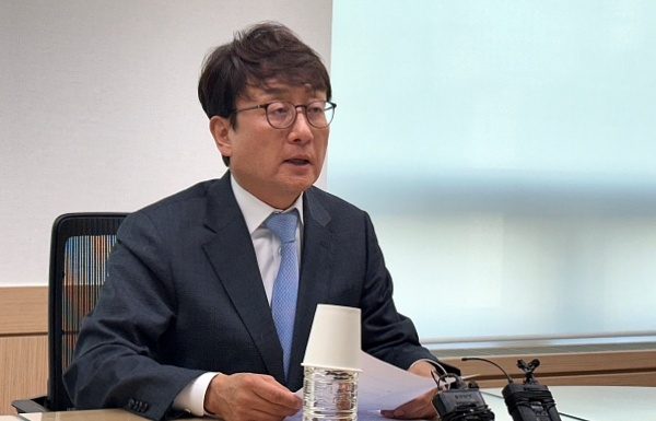 안형준 MBC 사장이 13일 서울 목동 한국방송회관에서 방송통신심의위원회의 과징금 의결을 앞두고 입장을 발표하고 있다 (사진=미디어스)