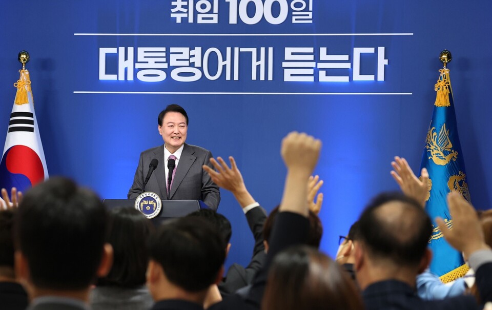 윤석열 대통령이 지난 2022년 8월 17일 서울 용산 대통령실 청사에서 열린 취임 100일 기자회견에서 기자들의 질문을 받는 모습 (사진=연합뉴스)