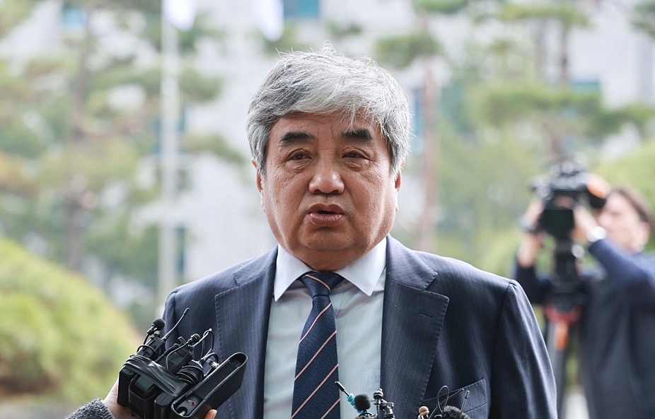 지난해 3월 22일 당시 한상혁 방송통신위원장이 서울북부지방검찰청에  TV조선 재승인 고의감점 의혹과 관련해 피의자 신분으로 검찰 조사를 받기 위해 들어가는 모습 (사진=연합뉴스)