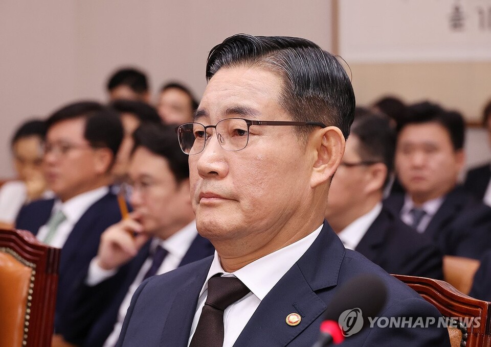 신원식 국방부 장관이 31일 오전 국회에서 열린 법제사법위원회 전체회의에 참석해 자리하고 있다.(사진=연합뉴스)