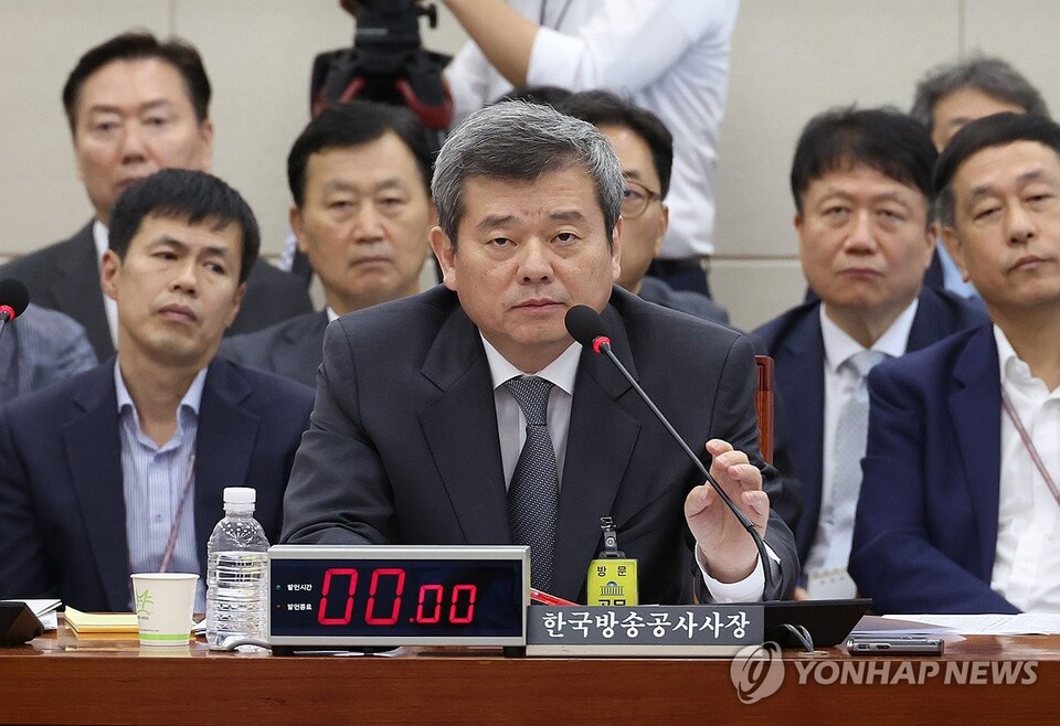 박민 KBS 사장이 28일 국회에서 열린 과학기술방송통신위원회에서 질의에 답변하고 있다.(사진=연합뉴스)