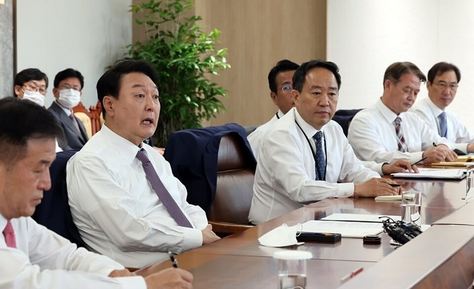 지난 2022년 5월 11일 윤석열 대통령이  용산 대통령실 청사에서 열린 수석비서관회의에서 발언을 하는 모습 (사진=연합뉴스)