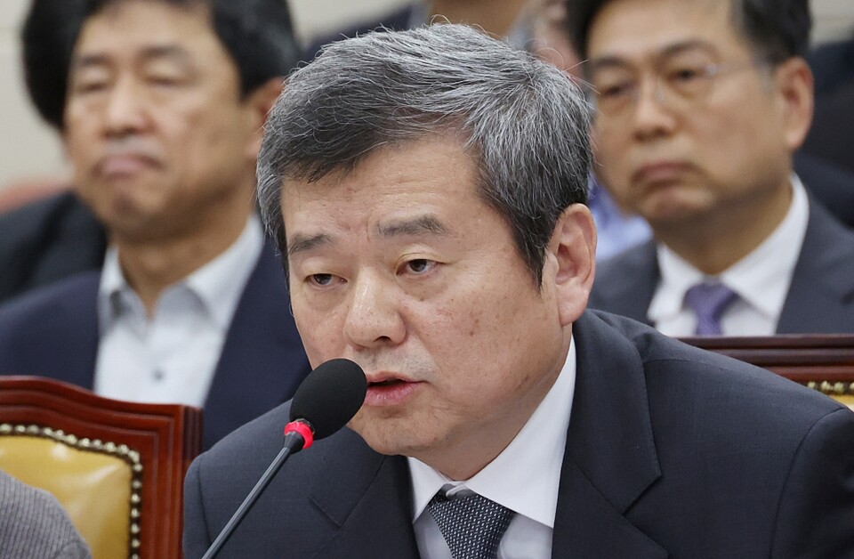 박민 KBS 사장이 지난 14일 국회에서 열린 과학기술정보방송통신위원회 국정감사에서 의원 질의에 답변하고 있다(사진=연합뉴스)