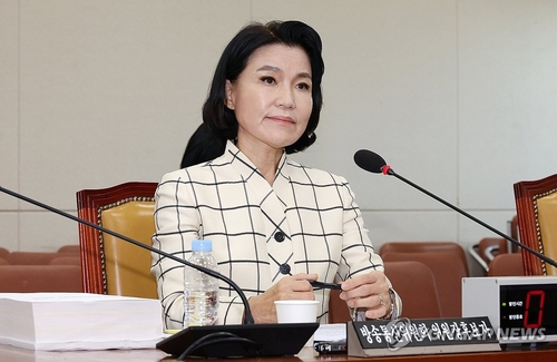 이진숙 방송통신위원장 후보자가 지난 7월 26일 오전 열린 국회 과학기술정보방송통신위원회에서 의원 질의를 경청하고 있다.(연합뉴스)