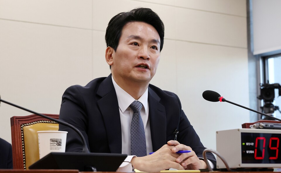 박장범 KBS 사장 후보자가 18일 오전 국회 과학기술정보방송통신위원회에서 열린 인사청문회에서 의원들의 질의에 답변하고 있다 (사진=연합뉴스)