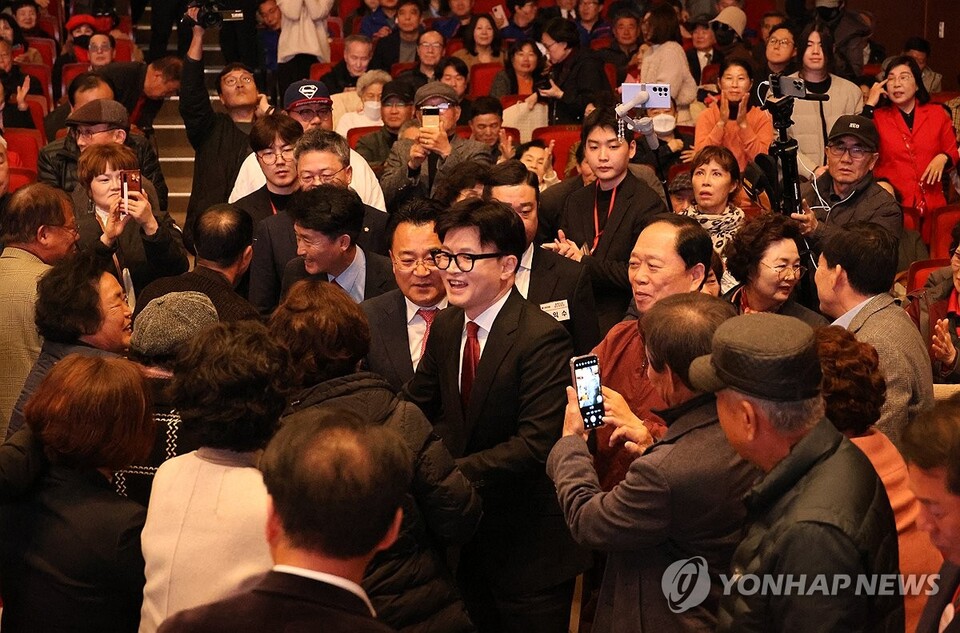 국민의힘 한동훈 대표가 21일 오후 당원교육이 진행된 청주 cjb미디어센터에서 발언하고 있다. (청주=연합뉴스)