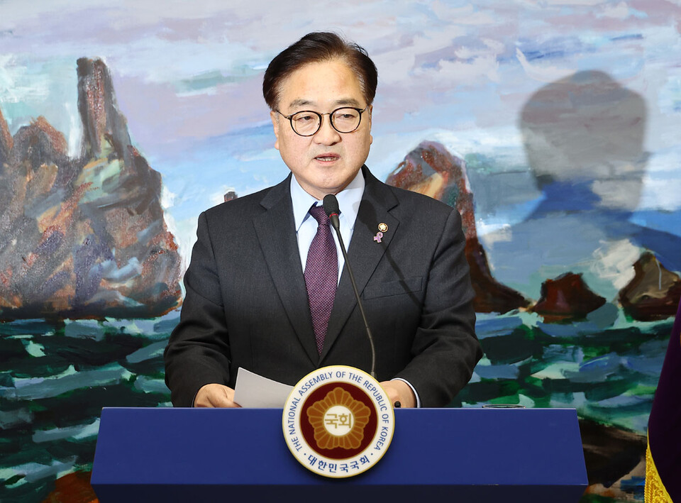 우원식 국회의장이 6일 서울 국회 접견실에서 긴급 담화문을 발표하고 있다.(사진=연합뉴스)