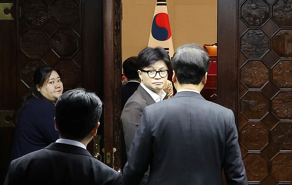 국민의힘 한동훈 대표가 10일 오전 국회에서 열린 비상의원총회에 참석하고 있다 (사진=연합뉴스)