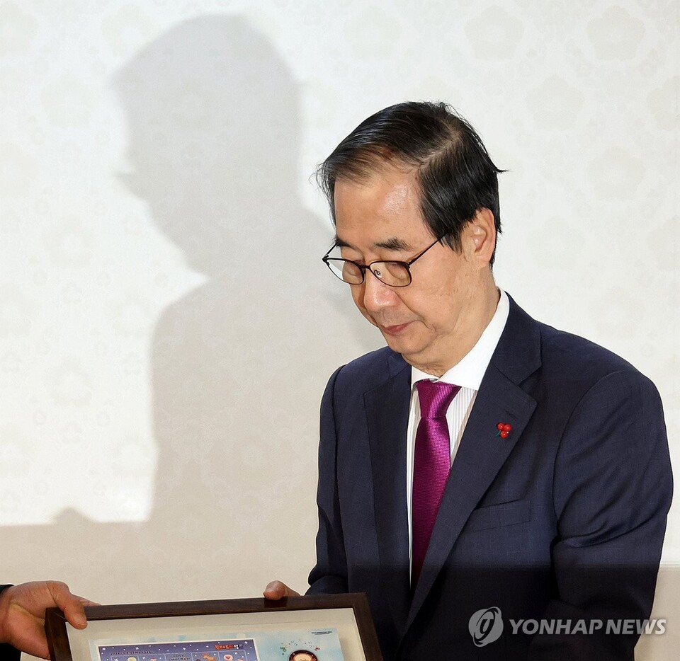 한덕수 대통령 권한대행 국무총리가 18일 정부서울청사에서 열린 크리스마스 씰 증정식에 참석하고 있다.(사진=연합뉴스)