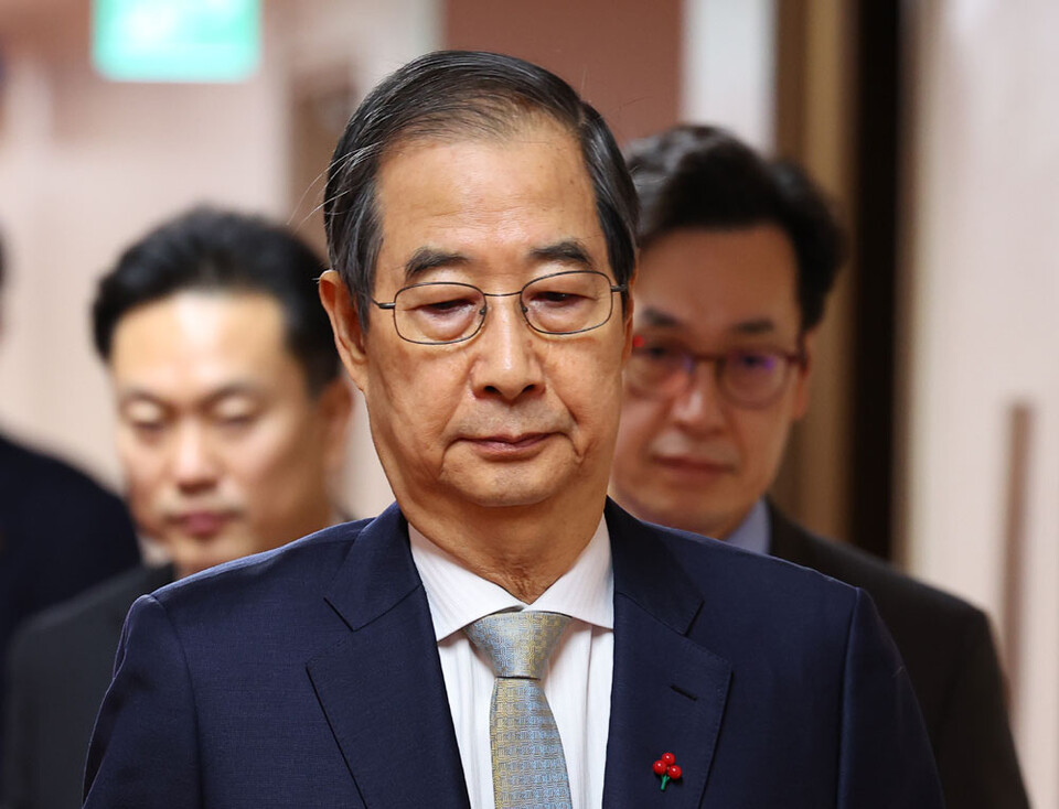 한덕수 대통령 권한대행 국무총리가 24일 정부서울청사에서 열린 국무회의에 참석하고 있다. (사진=연합뉴스)