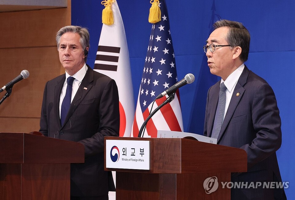 조태열 외교부 장관이 6일 서울 종로구 정부서울청사 외교부에서 한·미 외교장관 회담을 마치고 열린 합동 기자회견에서 발언하고 있다. 왼쪽은 토니 블링컨 미국 국무장관 (사진=연합뉴스)