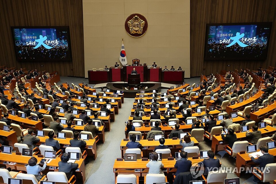 더불어민주당 이재명 대표가 10일 국회 본회의에서 교섭단체 대표 연설을 하고 있다. (서울=연합뉴스)