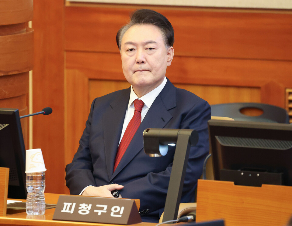윤석열 대통령이 13일 서울 종로구 헌법재판소 대심판정에서 열린 윤석열 대통령 탄핵심판 8차 변론기일에 출석해 있다(사진=연합뉴스)