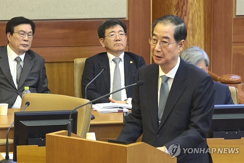 한덕수 국무총리가 19일 서울 헌법재판소에 진행된 탄핵심판 첫 변론기일에 출석해 발언하고 있다. [헌법재판소 제공=연합뉴스]