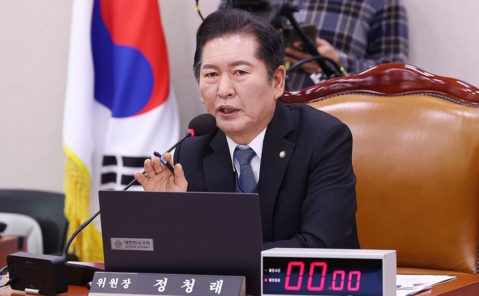 26일 국회 법제사법위원회 전체회의에서 발언하고 있는 정청래 법사위원장(연합뉴스)