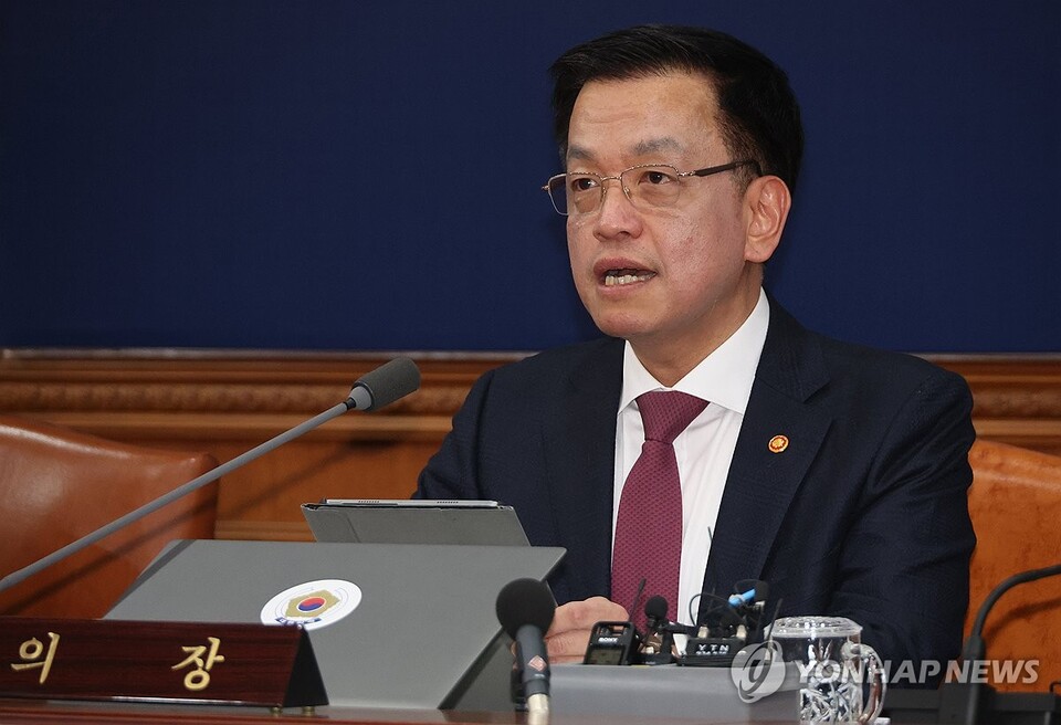 최상목 대통령 권한대행 부총리 겸 기획재정부 장관이 4일 정부서울청사에서 국무회의를 하고 있다. (사진=연합뉴스)