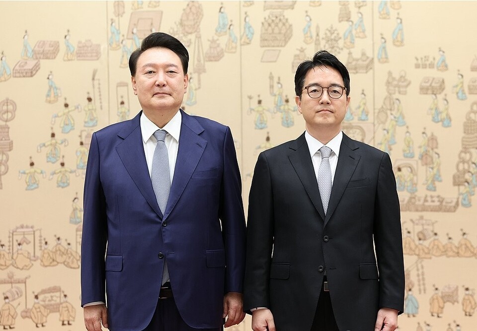 지난해 9월 18일 윤석열 대통령이 서울 용산 대통령실 청사에서 심우정 검찰총장에게 임명장을 수여한 뒤 기념 촬영을 하고 있다 (사진=연합뉴스)