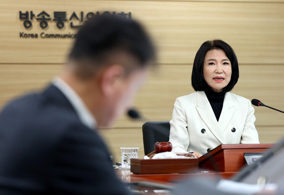 이진숙 방송통신위원회 위원장이 지난 19일 정부과천청사 방통위에서 열린 6차 위원회 회의에 앞서 발언하고 있다 (사진=연합뉴스)