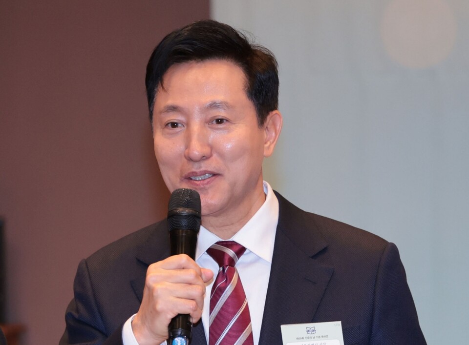오세훈 서울시장이 지난 7일 서울 중구 한국프레스센터 국제회의장에서 열린 제69회 신문의 날 기념식에서 건배사를 하고 있다 (사진=연합뉴스)