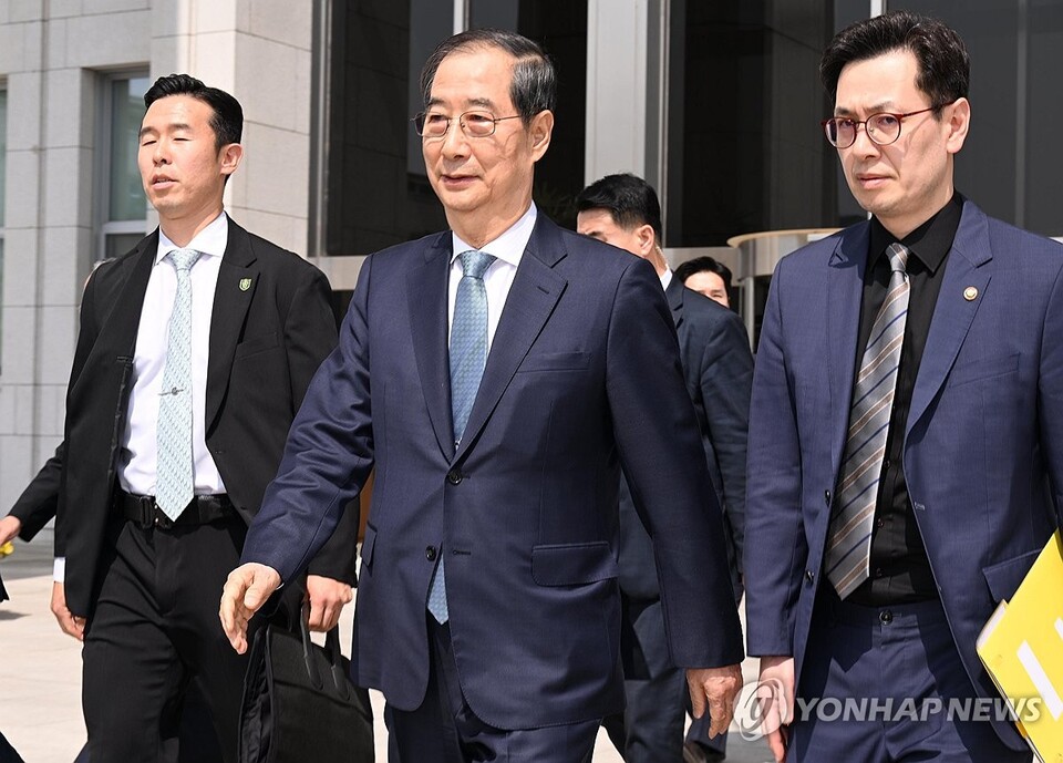 한덕수 대통령 권한대행 국무총리가 24일 국회 본회의에서 추가경정예산안 시정연설 뒤 국회를 떠나고 있다.(사진=연합뉴스)