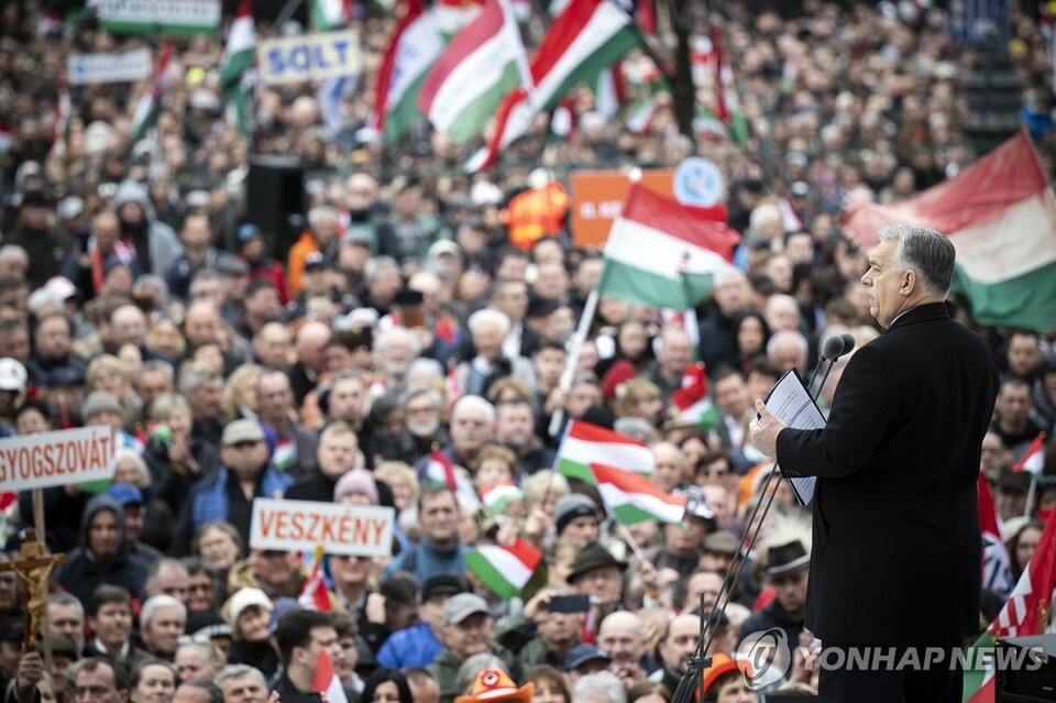 국경절 연설하는 오르반 빅토르 헝가리 총리 [EPA 연합뉴스 자료 사진]