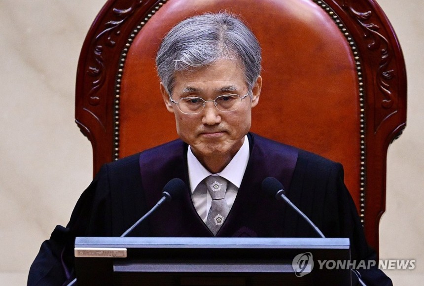 조희대 대법원장이 1일 서울 서초구 대법원에서 열린 더불어민주당 이재명 대선 후보의 공직선거법 위반 사건 상고심 선고에 참석, 입술을 다물고 있다. (사진=연합뉴스)