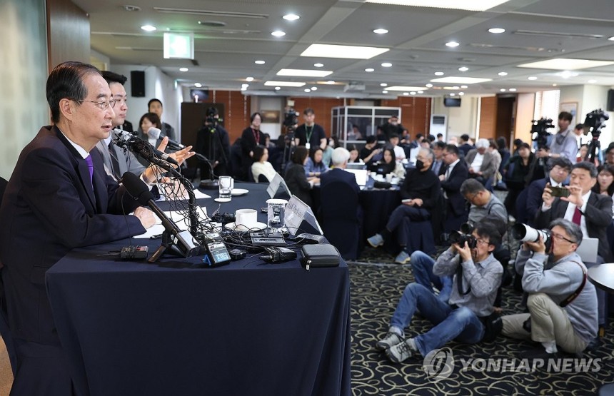 한덕수 무소속 대선 예비후보가 7일 서울 중구 한국프레스센터에서 서울외신기자클럽 초청으로 기자간담회를 하고 있다. (사진=연합뉴스)