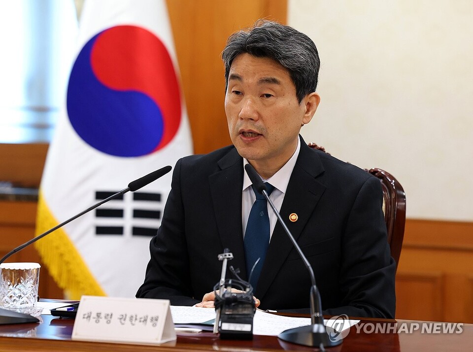 이주호 대통령 권한대행 부총리 겸 교육부 장관이 12일 정부서울청사에서 제21대 대통령 선거 대비 공명선거 관계장관회의를 하고 있다. (사진=연합뉴스)