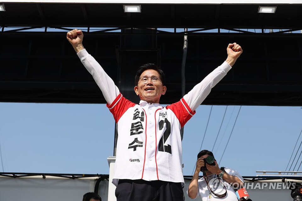 국민의힘 김문수 대선 후보가 14일 경남 진주시 진주광미사거리에서 유세를 하고 있다. (사진=연합뉴스)