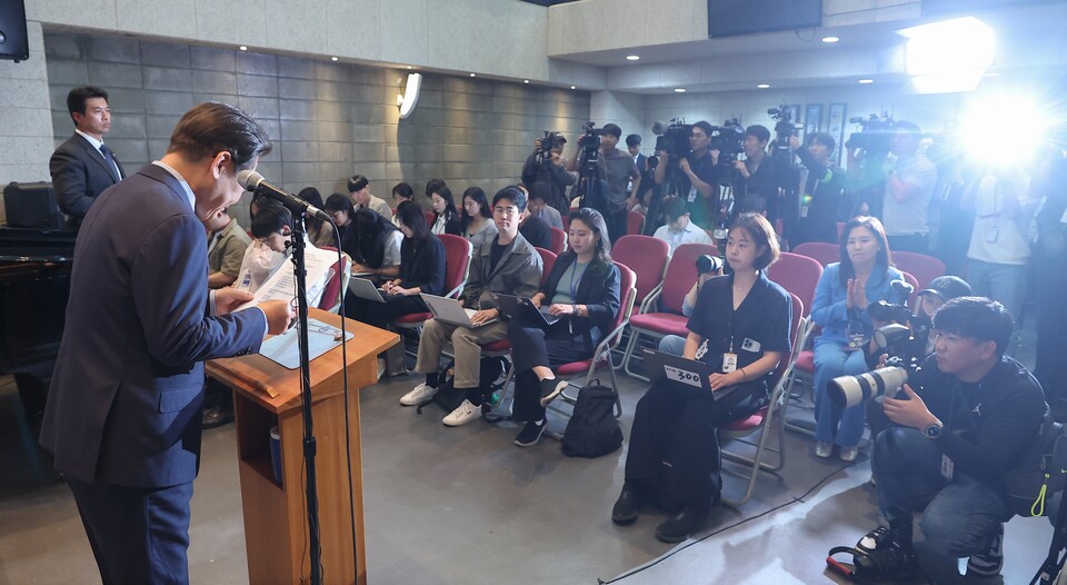 지난 2일 더불어민주당 이재명 대선 후보가 경기 성남시 수정구 성남주민교회에서 기자회견을 하고 있다 (사진=연합뉴스)