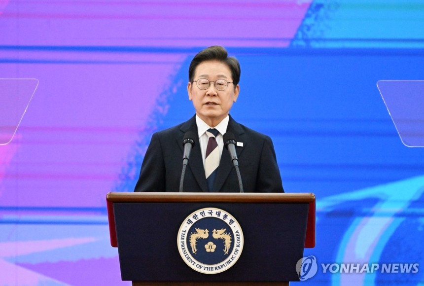 이재명 대통령이 4일 서울 여의도 국회에서 열린 제21대 대통령 취임선서식에서 '국민께 드리는 말씀 ' 연설을 하고 있다. (사진=연합뉴스)