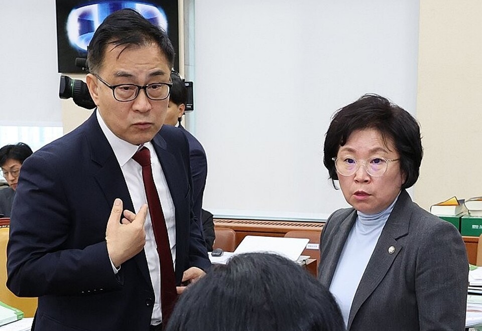 국회 과학기술정보방송통신위원회 김현 민주당 간사(오른쪽)와 최형두 국민의힘 간사 (사진=연합뉴스)