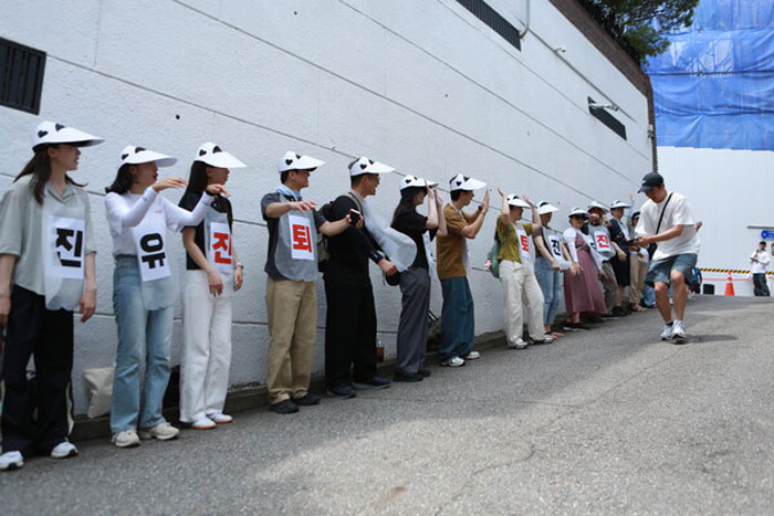 3일 언론노조 YTN지부가 서울 한남동 유진그룹 유경선 회장 자택 앞에서 선전전을 진행하고 있다.(사진= 언론노조 YTN지부)