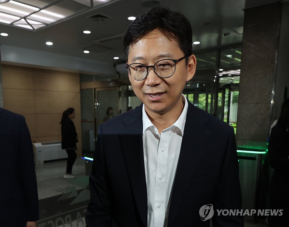 배경훈 과학기술정보통신부 장관 후보자가 지난달 24일 서울 종로구 광화문우체국에 마련된 인사청문회 준비 사무실로 출근하고 있다.(사진=연합뉴스)