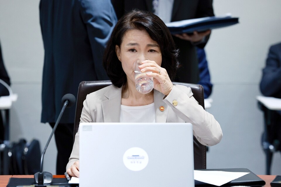이진숙 방송통신위원장이 지난 8일 용산 대통령실에서 열린 국무회의에 참석한 모습 (대통령실통신사진기자단=연합뉴스)